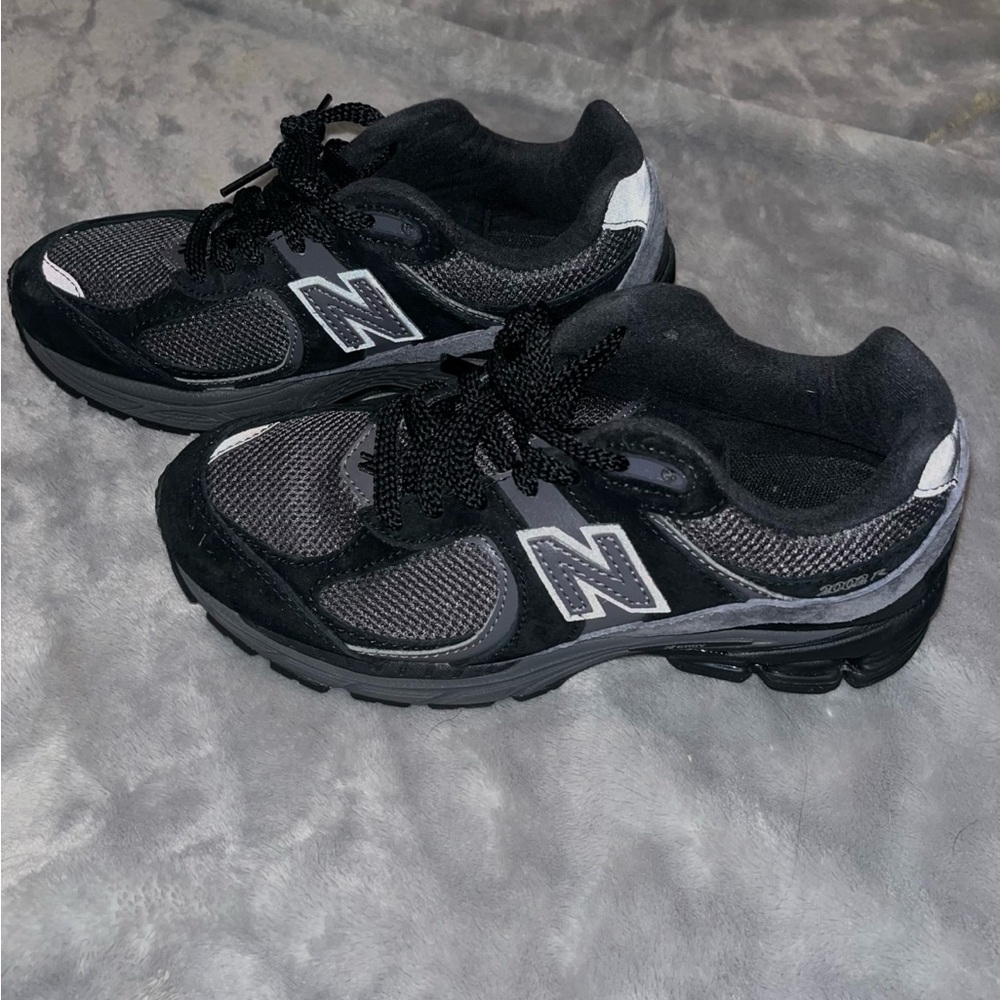 New Balance 2002R Black and Gray Sneakers